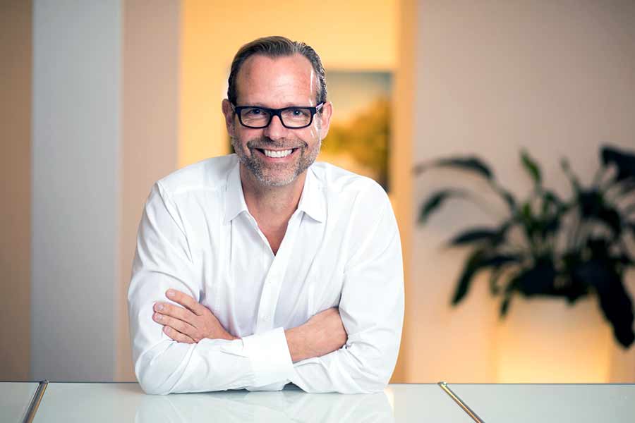 Prof. Dr. Dr. Dr. Rolf Müllejans, MSc mult., D.A.L.M.